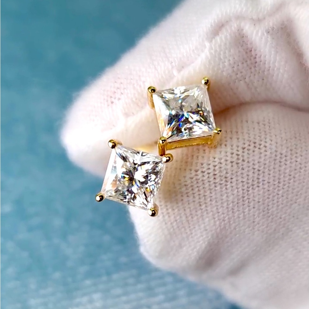 Princess Cut 18K 4.00CTW Moissanite Diamonds Earrings